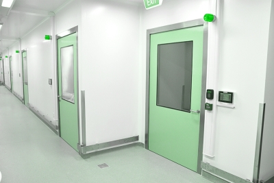 Clean Room Door Selection: Mastering the Essentials for Controlled Environments