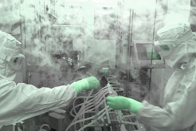 Operating a clean room